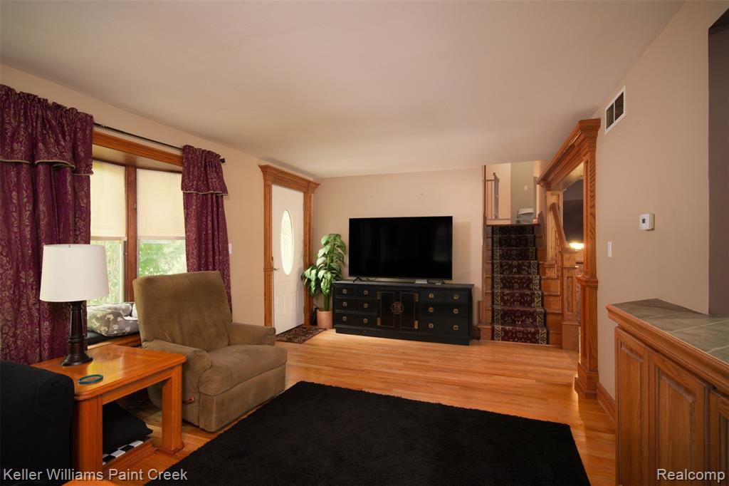 11429 Center Road Fenton, MI 48430 - Photo 7 of 29