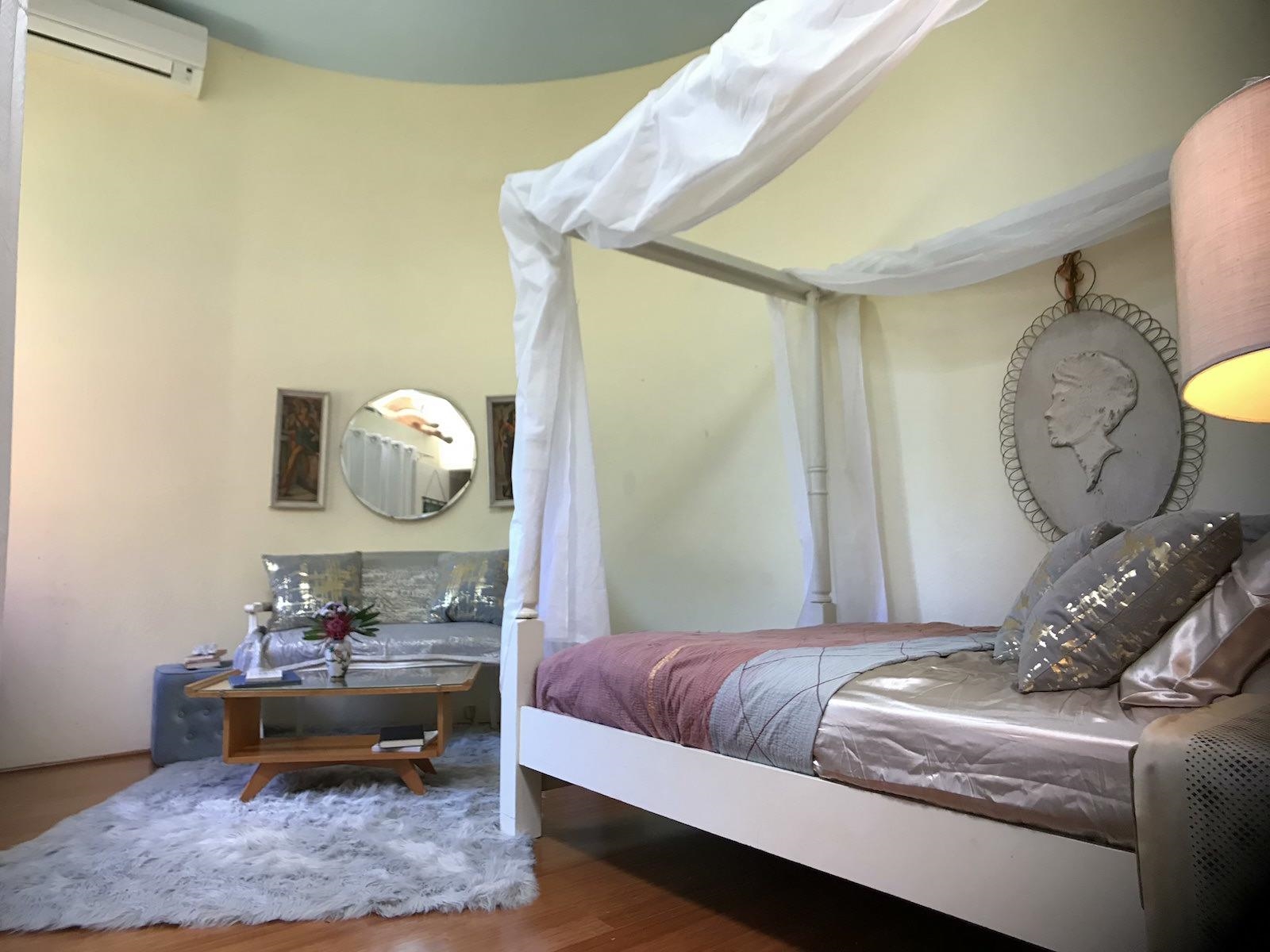 107 West Kuiaha Road Haiku, HI 96708 - Photo 18 of 49 a living room with furniture and a wooden floor