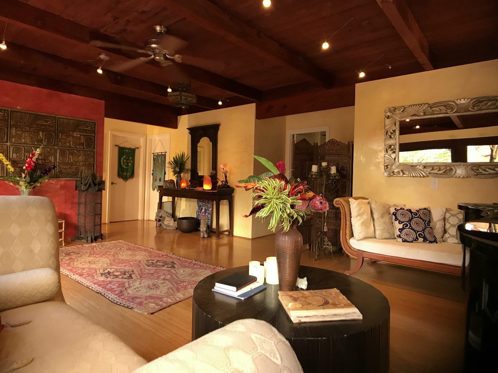 107 West Kuiaha Road Haiku, HI 96708 - Photo 7 of 49 a living room with furniture kitchen view and a large window
