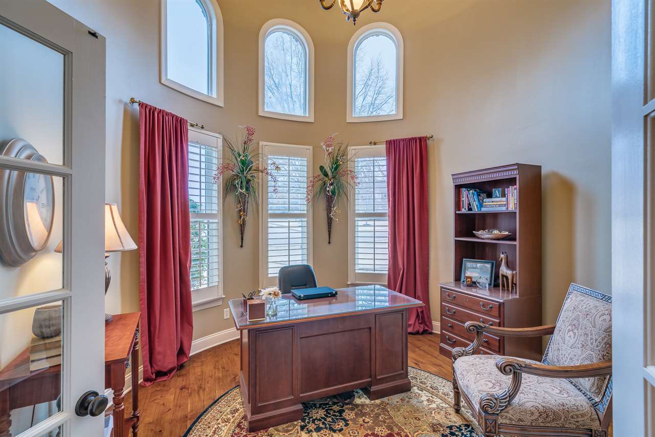 1098 Fall Springs Road Collierville, TN 38017 - Photo 4 of 25