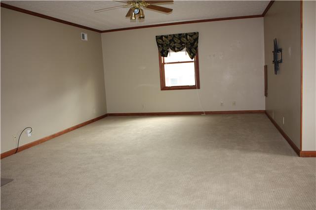 711 3rd Avenue West Springfield, TN 37172 - Photo 12 of 16 an empty room with windows