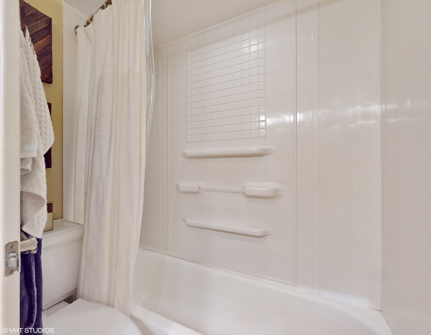4213 White Ash Road Crystal Lake, IL 60014 - Photo 18 of 43 a bathroom with a shower and a toilet