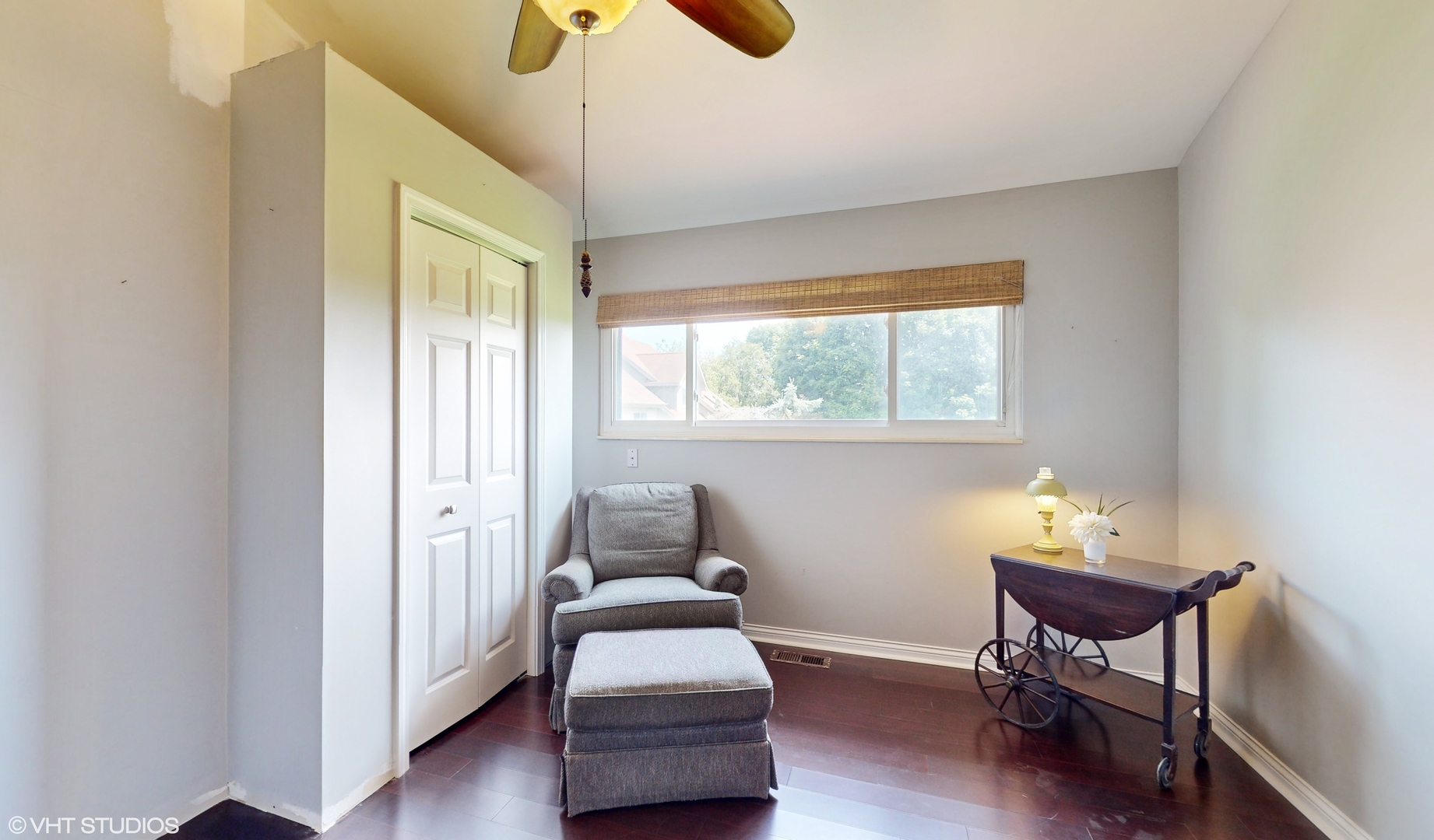 4213 White Ash Road Crystal Lake, IL 60014 - Photo 23 of 43 a room with furniture and a window
