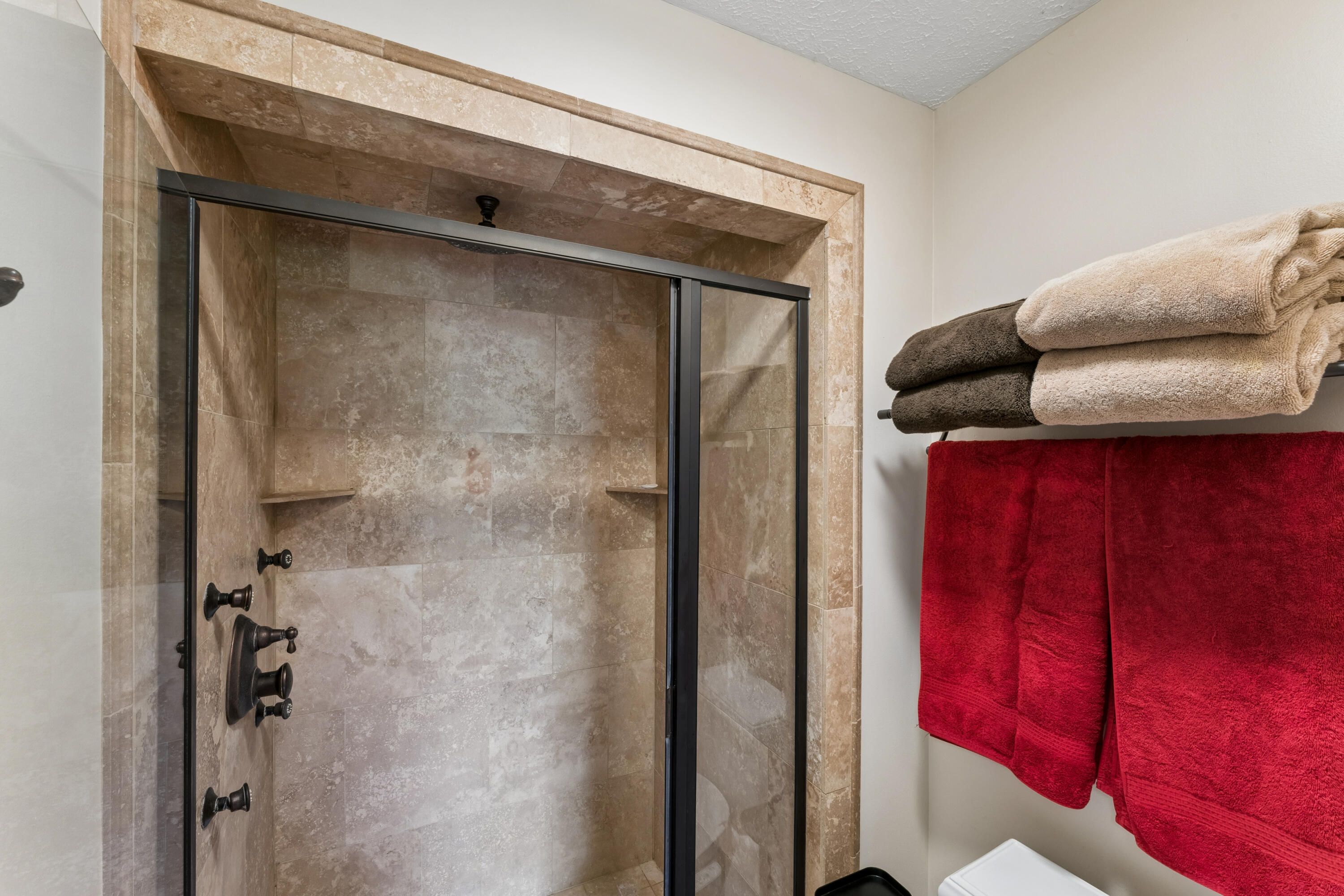 4550 East Bannister Road Springfield, MO 65809 - Photo 28 of 49 Primary Bath 3