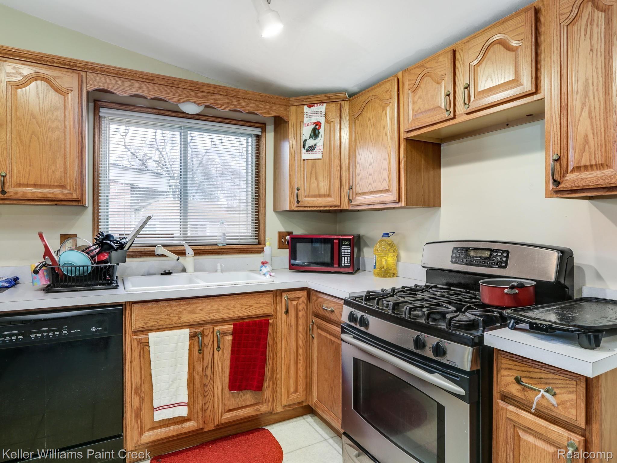 29489 Judith Street Inkster, MI 48141 - Photo 9 of 24 Kitchen