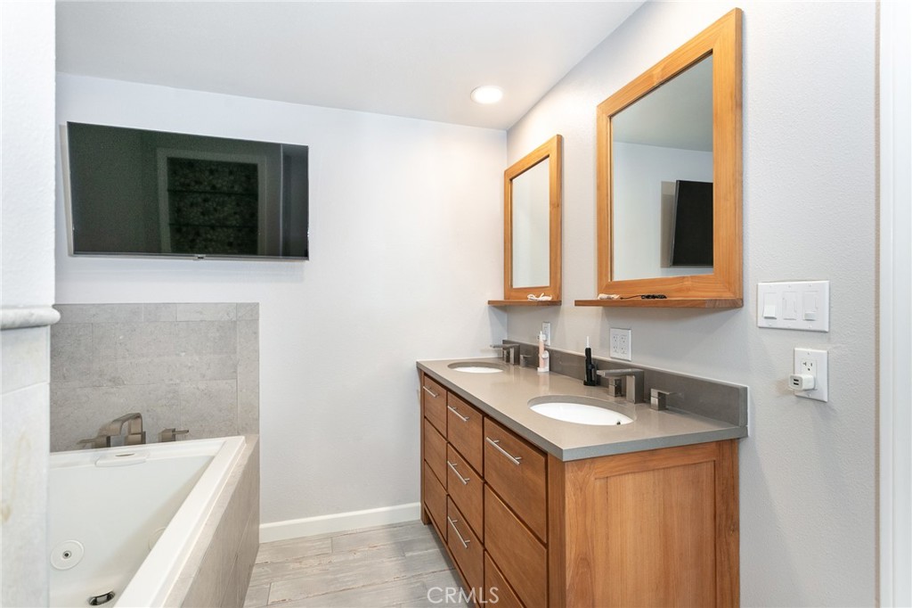 2144 Kingsbridge Way Oxnard, CA 93035 - Photo 19 of 31