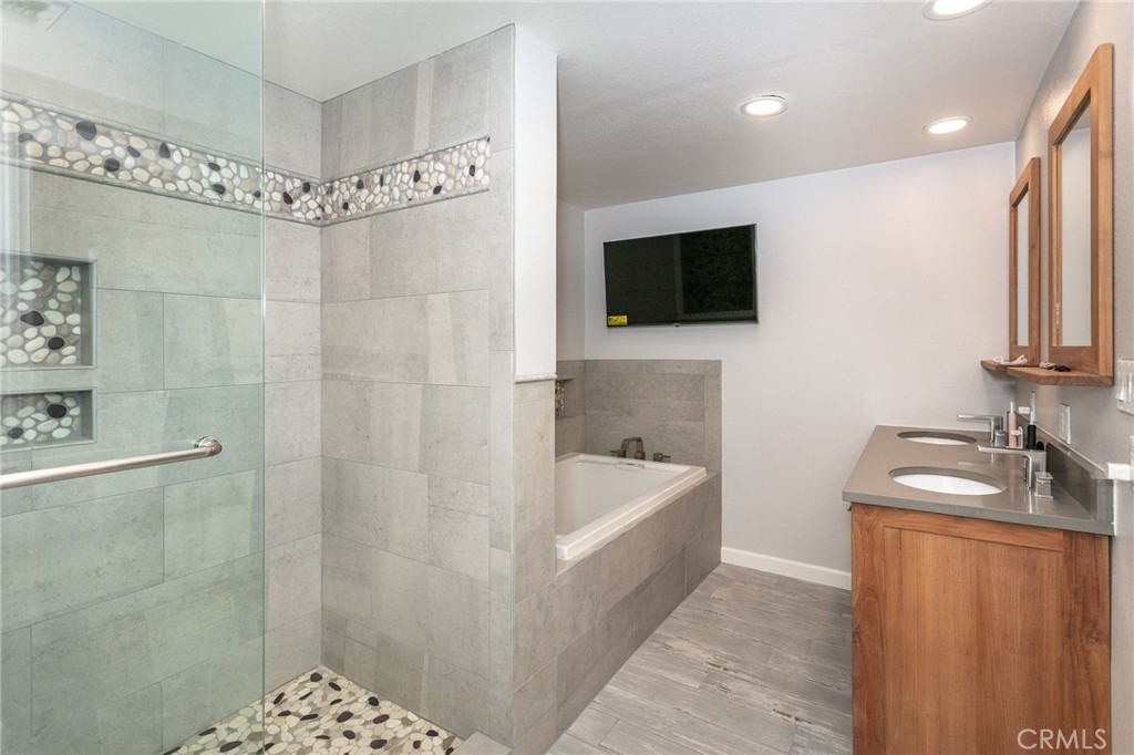 2144 Kingsbridge Way Oxnard, CA 93035 - Photo 21 of 31