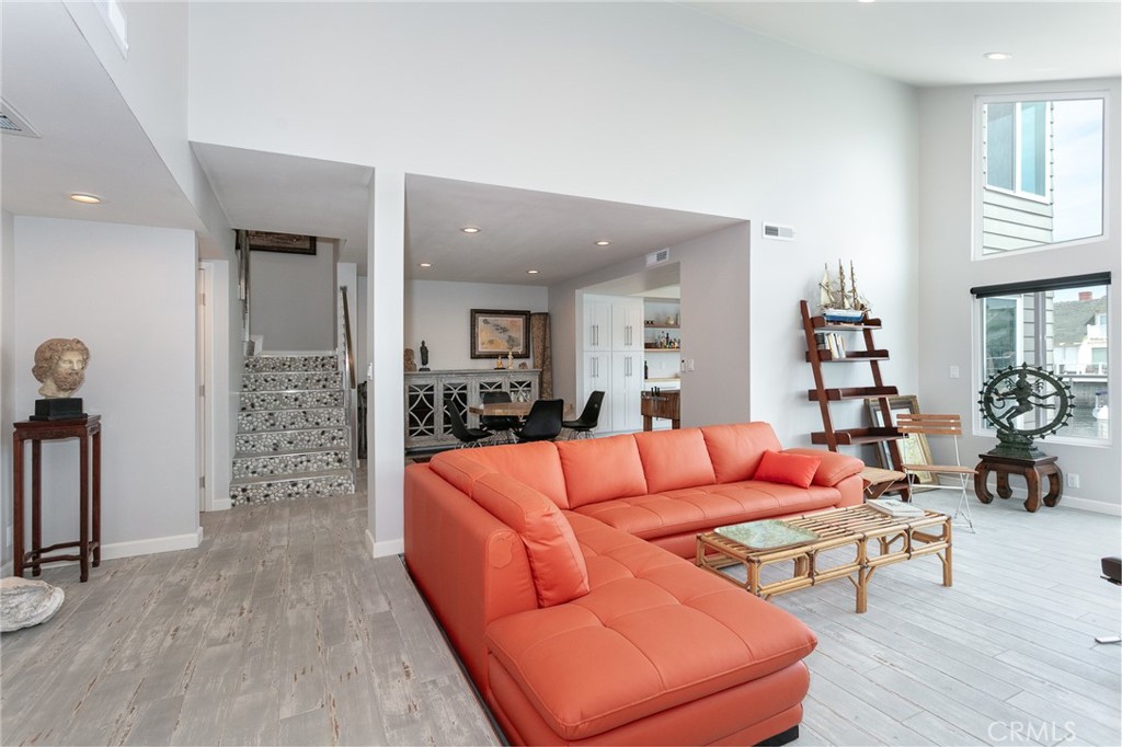 2144 Kingsbridge Way Oxnard, CA 93035 - Photo 5 of 31