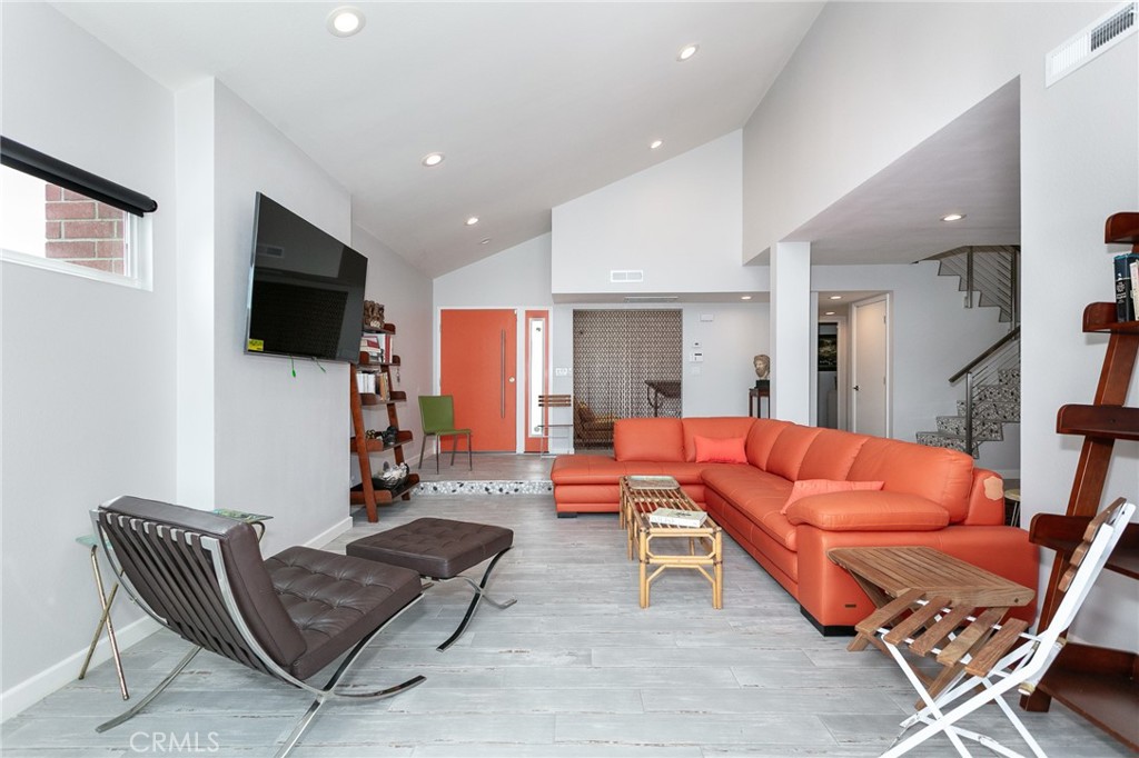 2144 Kingsbridge Way Oxnard, CA 93035 - Photo 6 of 31