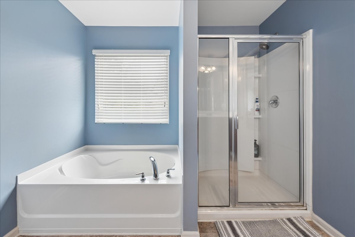 960 Morning Road Antioch, TN 37013 - Photo 23 of 36 a white bath tub sitting next to a shower