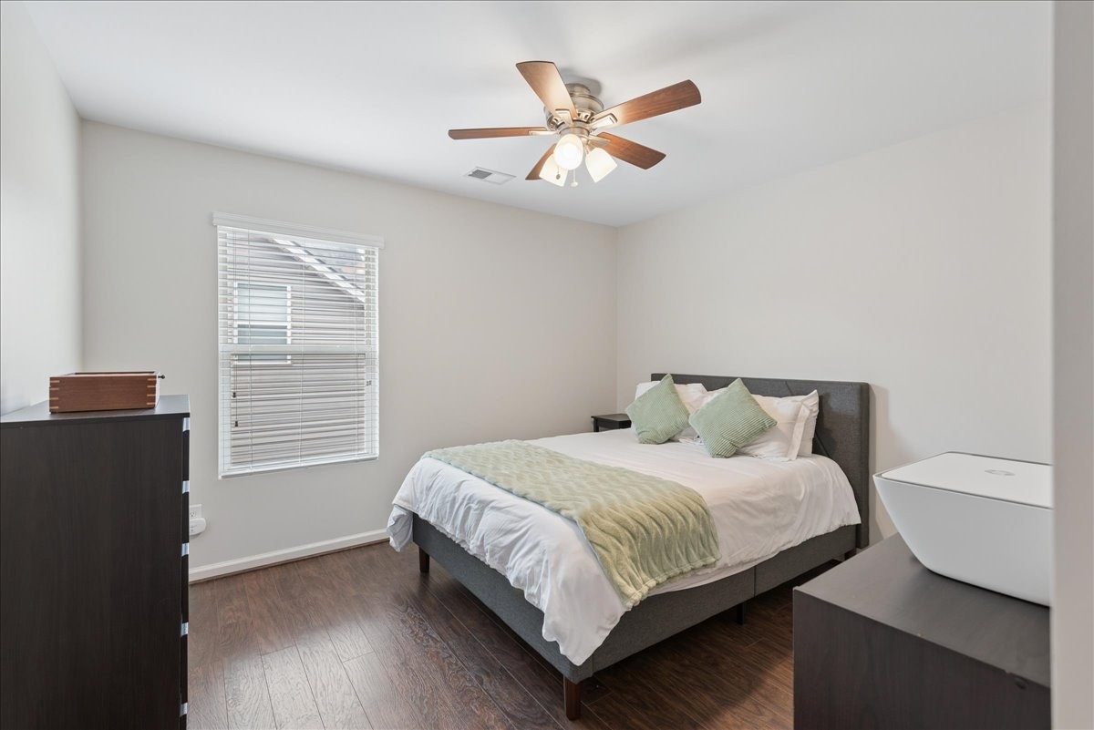 960 Morning Road Antioch, TN 37013 - Photo 27 of 36 a bedroom with a bed and a window