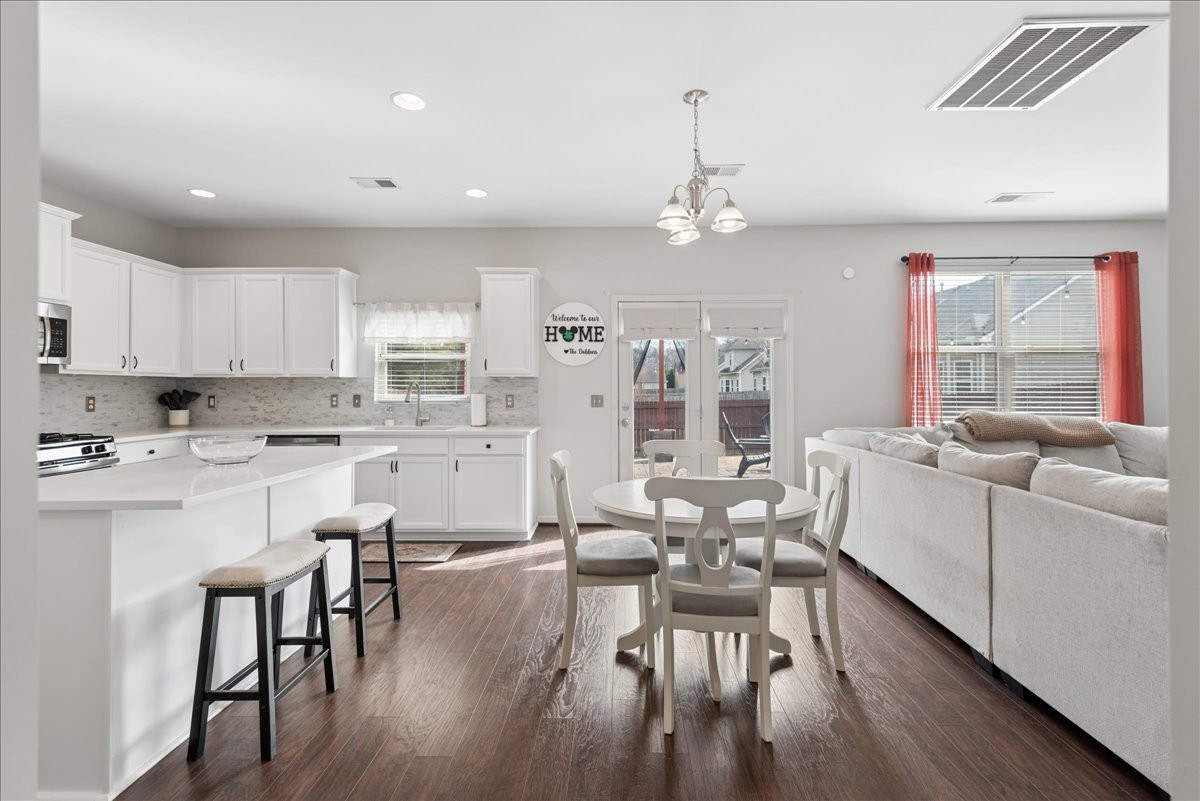 960 Morning Road Antioch, TN 37013 - Photo 7 of 36 a large kitchen with a table and chairs