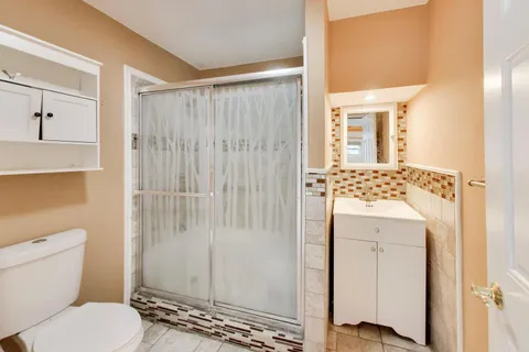 $299,000 | 5115 Parkview Drive, McCullom Lake, IL 60050