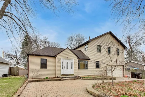 $299,000 | 5115 Parkview Drive, McCullom Lake, IL 60050