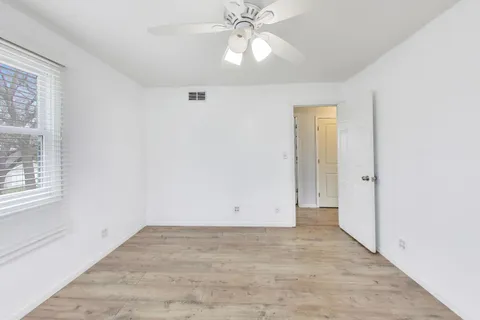 $299,000 | 5115 Parkview Drive, McCullom Lake, IL 60050