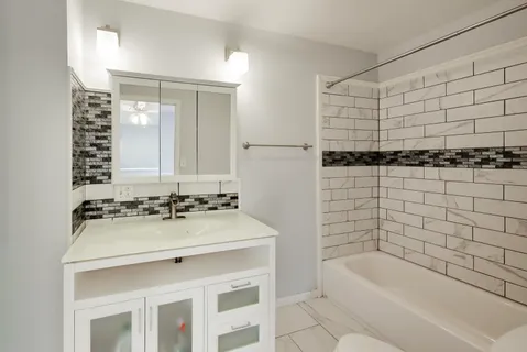 $299,000 | 5115 Parkview Drive, McCullom Lake, IL 60050