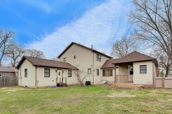 $299,000 | 5115 Parkview Drive, McCullom Lake, IL 60050
