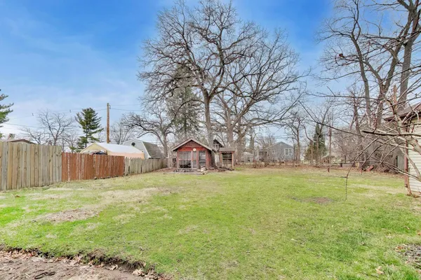 $299,000 | 5115 Parkview Drive, McCullom Lake, IL 60050