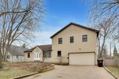 $299,000 | 5115 Parkview Drive, McCullom Lake, IL 60050