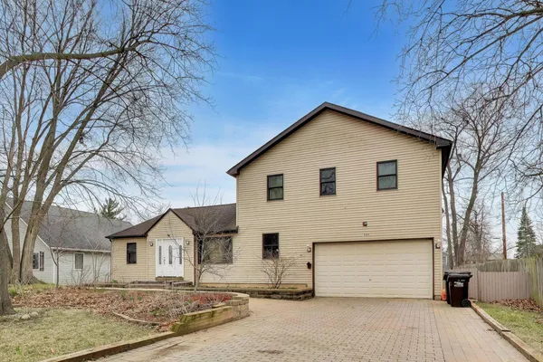 $299,000 | 5115 Parkview Drive, McCullom Lake, IL 60050