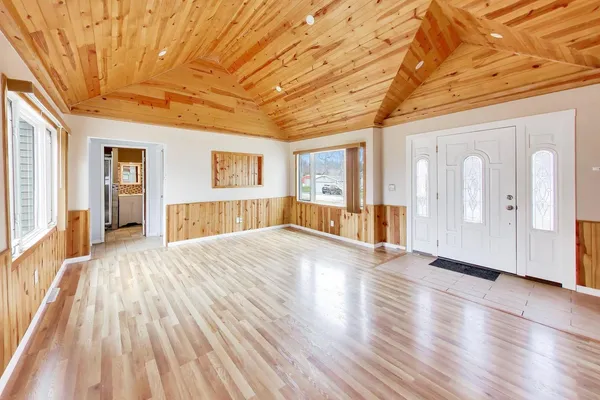 $299,000 | 5115 Parkview Drive, McCullom Lake, IL 60050