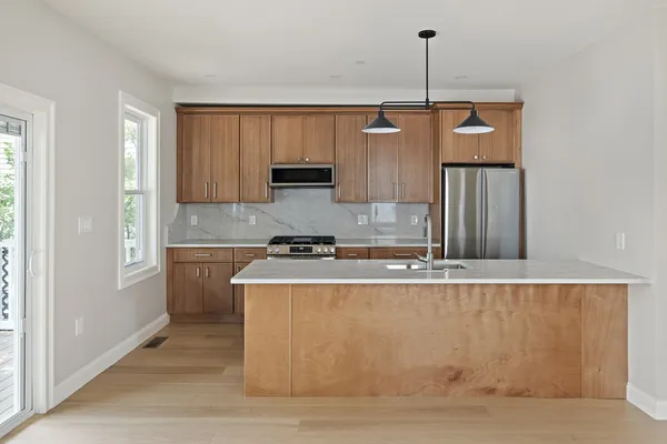 $4,200 | 206 Byron Street, Unit 1, Boston, MA 02128