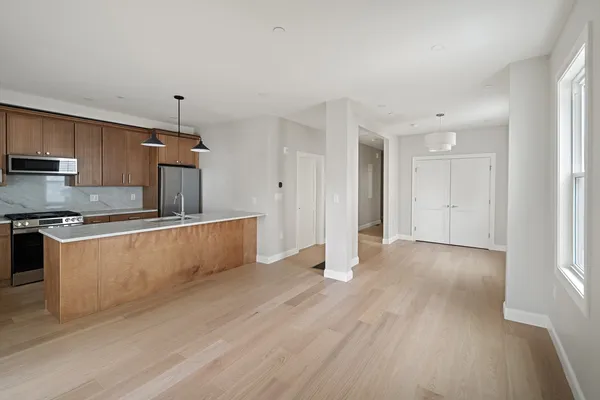 $4,200 | 206 Byron Street, Unit 1, Boston, MA 02128