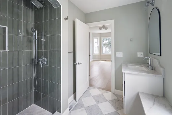 $4,200 | 206 Byron Street, Unit 1, Boston, MA 02128