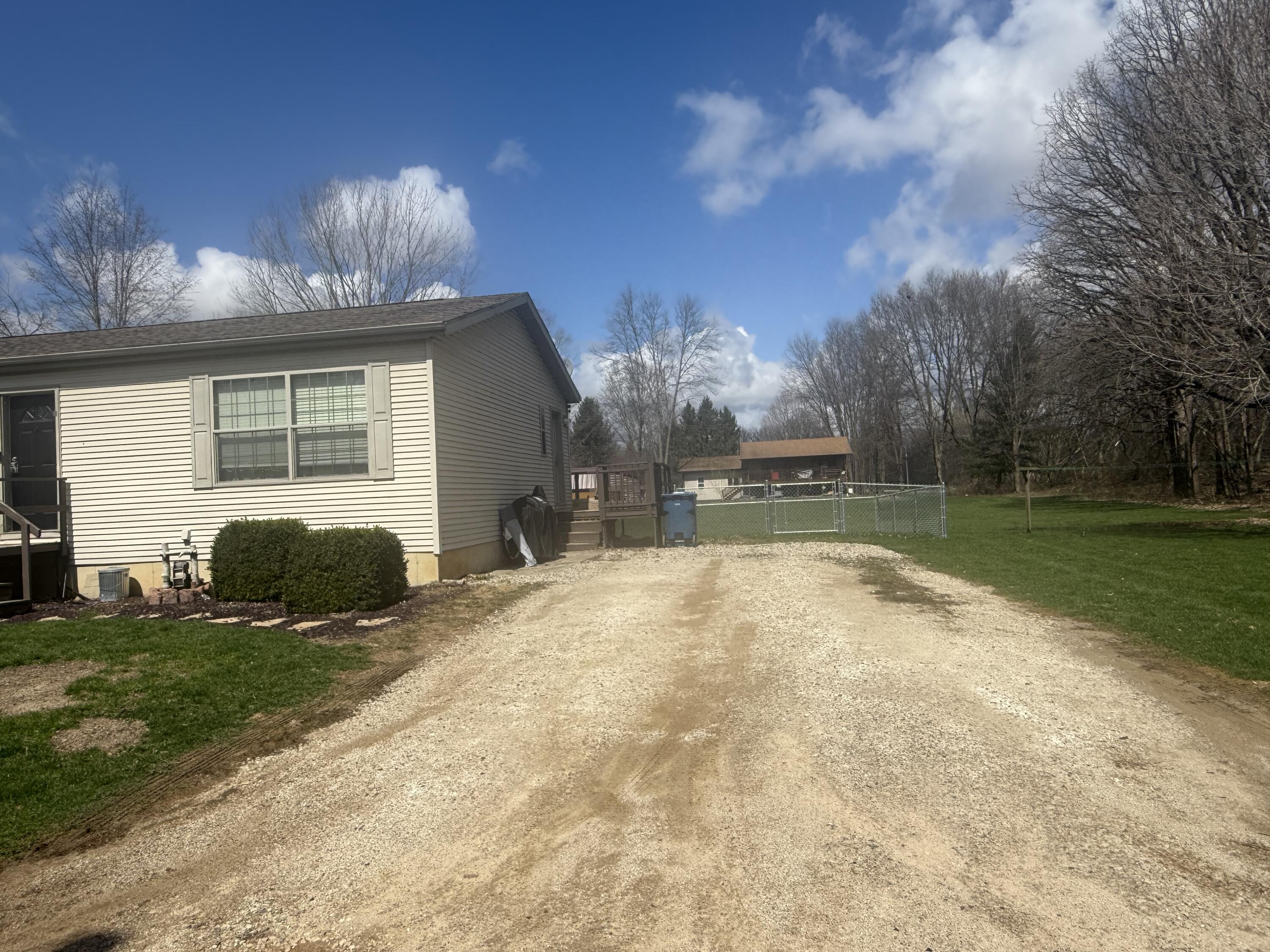 460 Ellsworth Street Bellevue, MI 49021 - Photo 2 of 38 IMG_3569