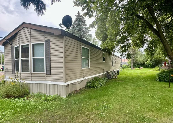$150,000 | 215 West Lake Street, Isle, MN 56342