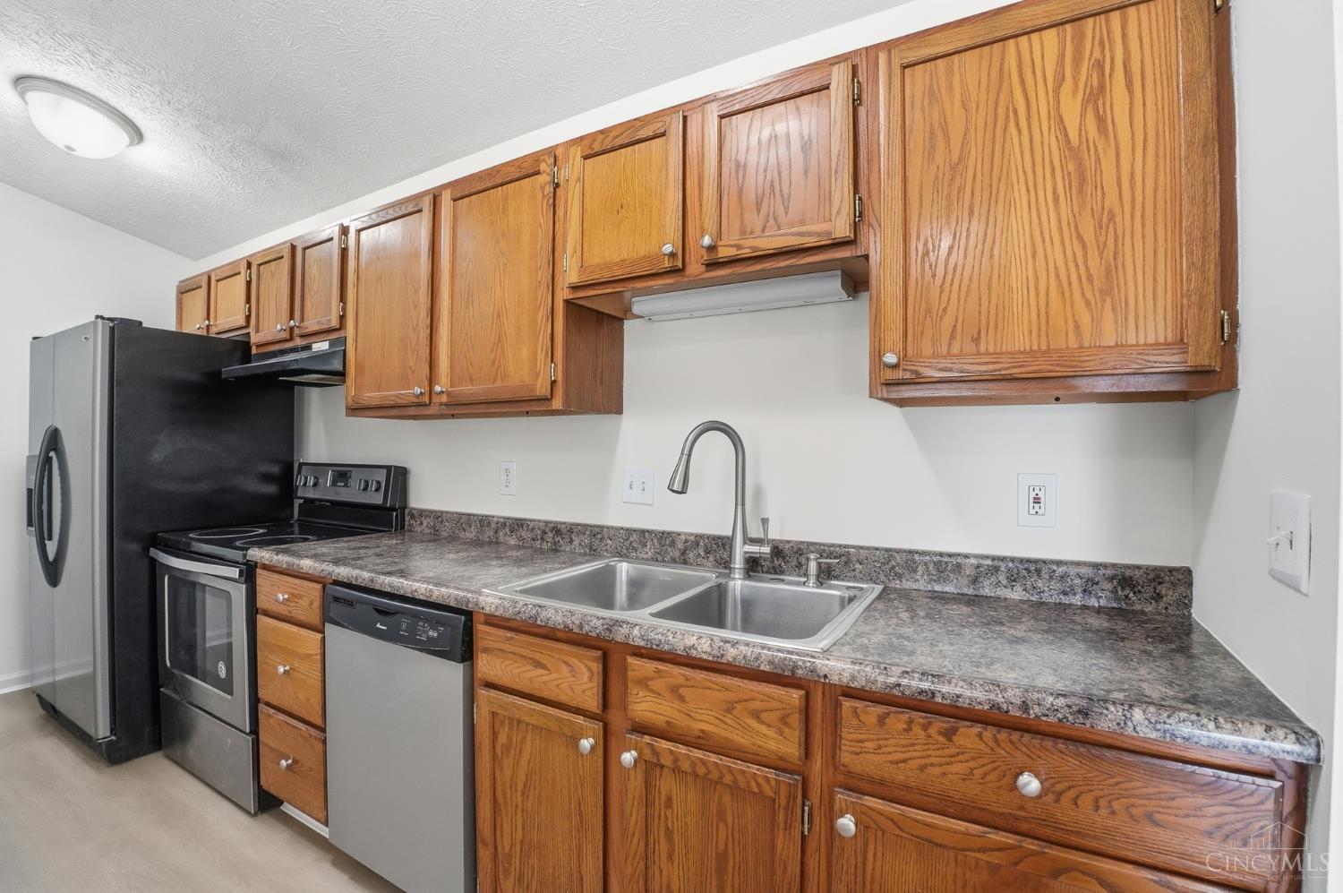 7372 Ridgepoint Drive, Unit 10 Cincinnati, OH 45230 - Photo 17 of 42