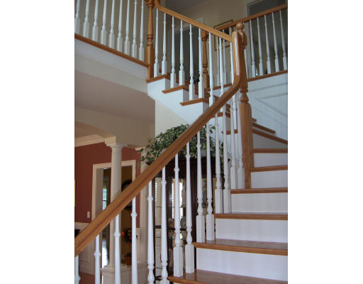 18 Symonds Way Reading, MA 01867 - Photo 9 of 26 a view of entryway