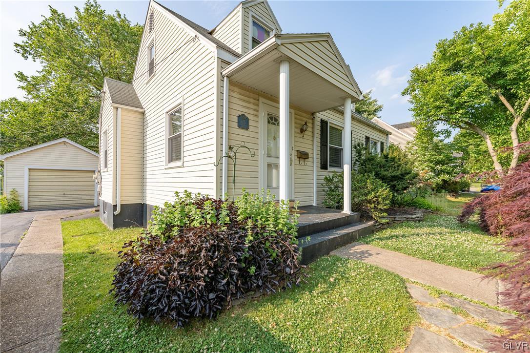 745 Magnolia Road Hellertown, PA 18055 - Photo 2 of 35 Gallery Image 2
