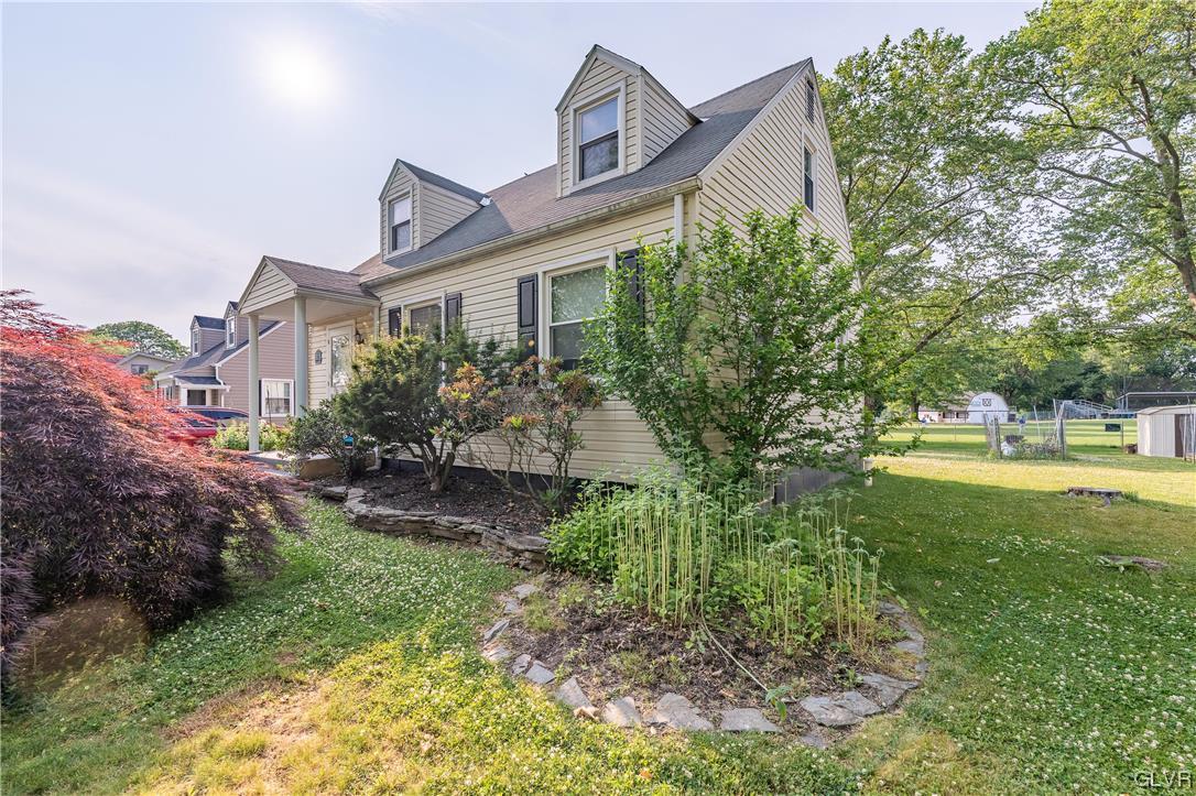 745 Magnolia Road Hellertown, PA 18055 - Photo 5 of 35 Gallery Image 5