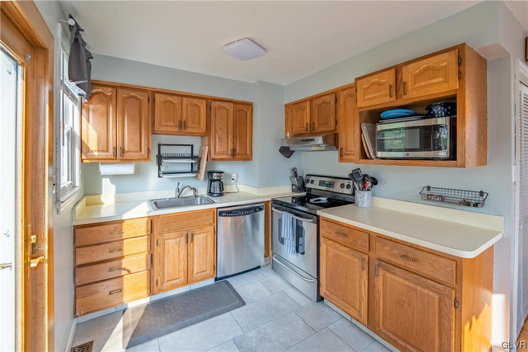 745 Magnolia Road Hellertown, PA 18055 - Photo 10 of 35 Gallery Image 10