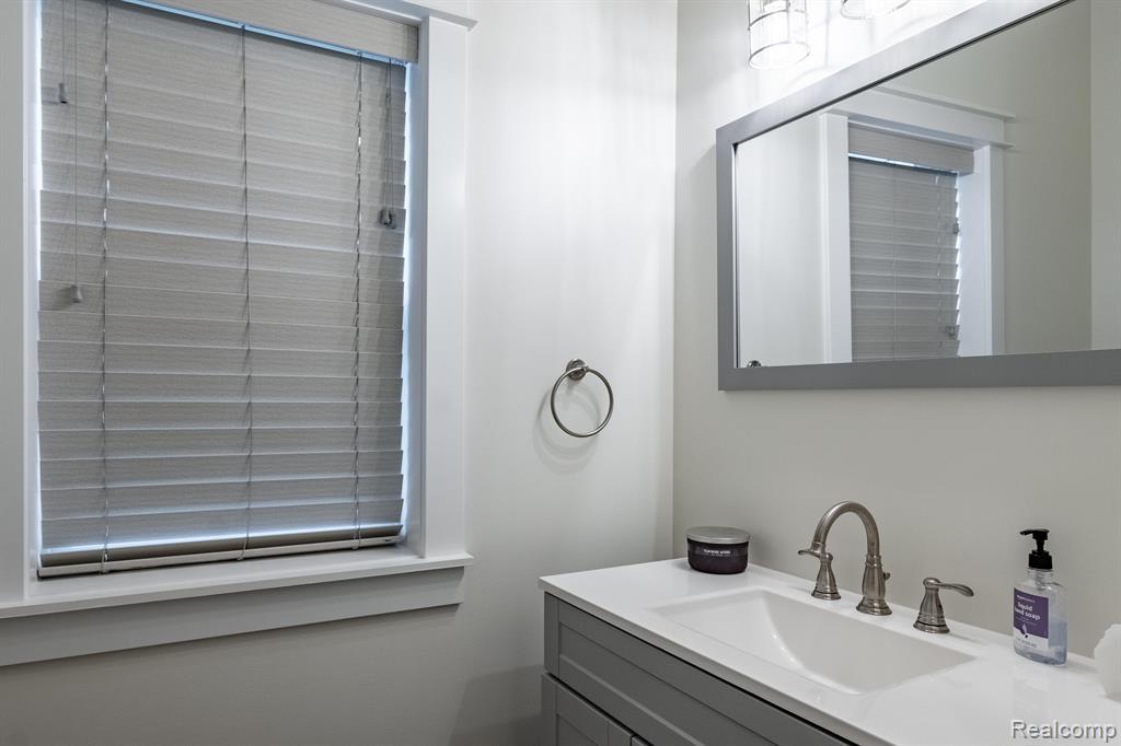 4006 Amherst Road Royal Oak, MI 48073 - Photo 17 of 72