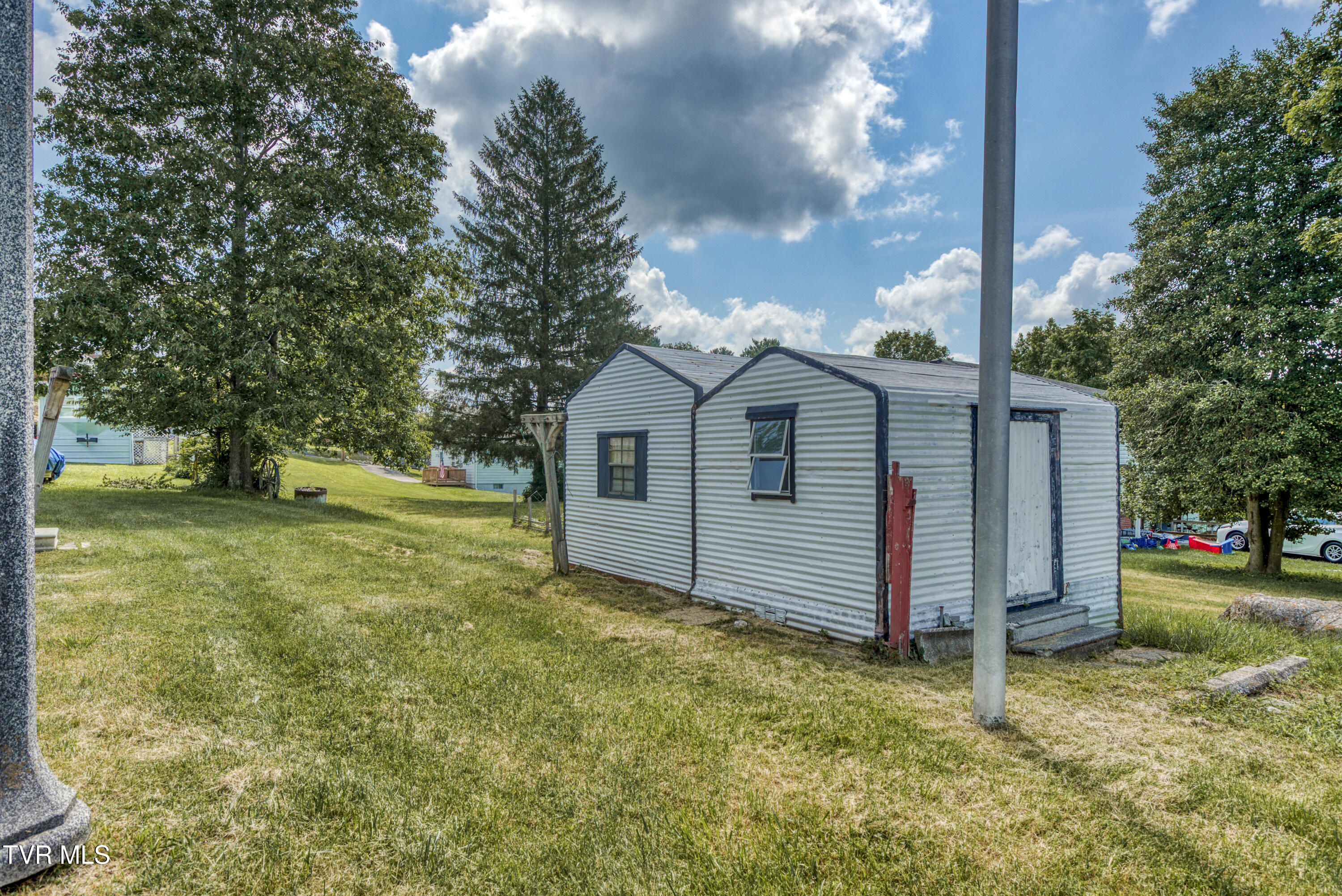 761 Chatham Hill Road Marion, VA 24354 - Photo 4 of 31 761-chatham-Hill-Rd-Marion-VA Matt-Smith