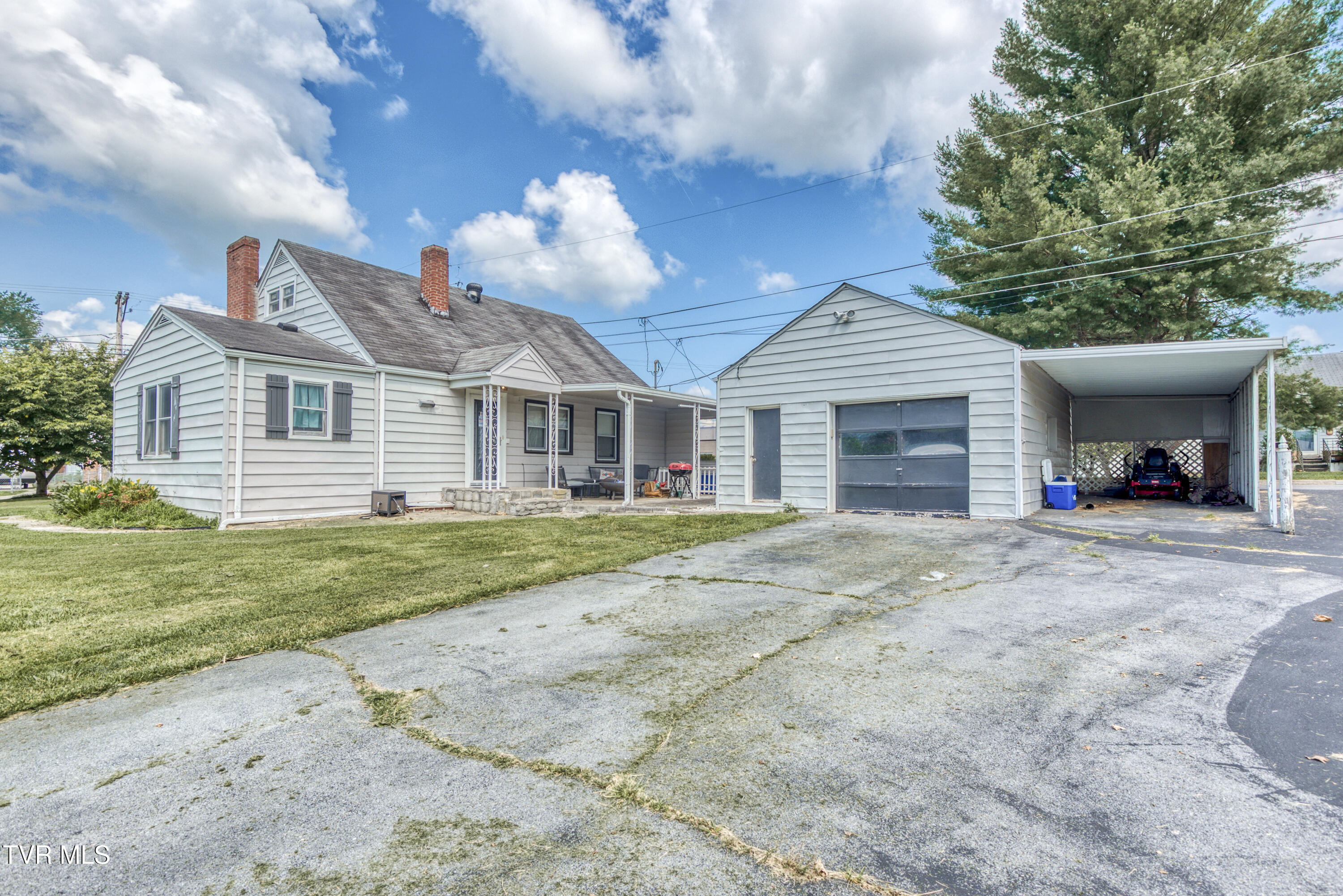 761 Chatham Hill Road Marion, VA 24354 - Photo 6 of 31 761-chatham-Hill-Rd-Marion-VA Matt-Smith