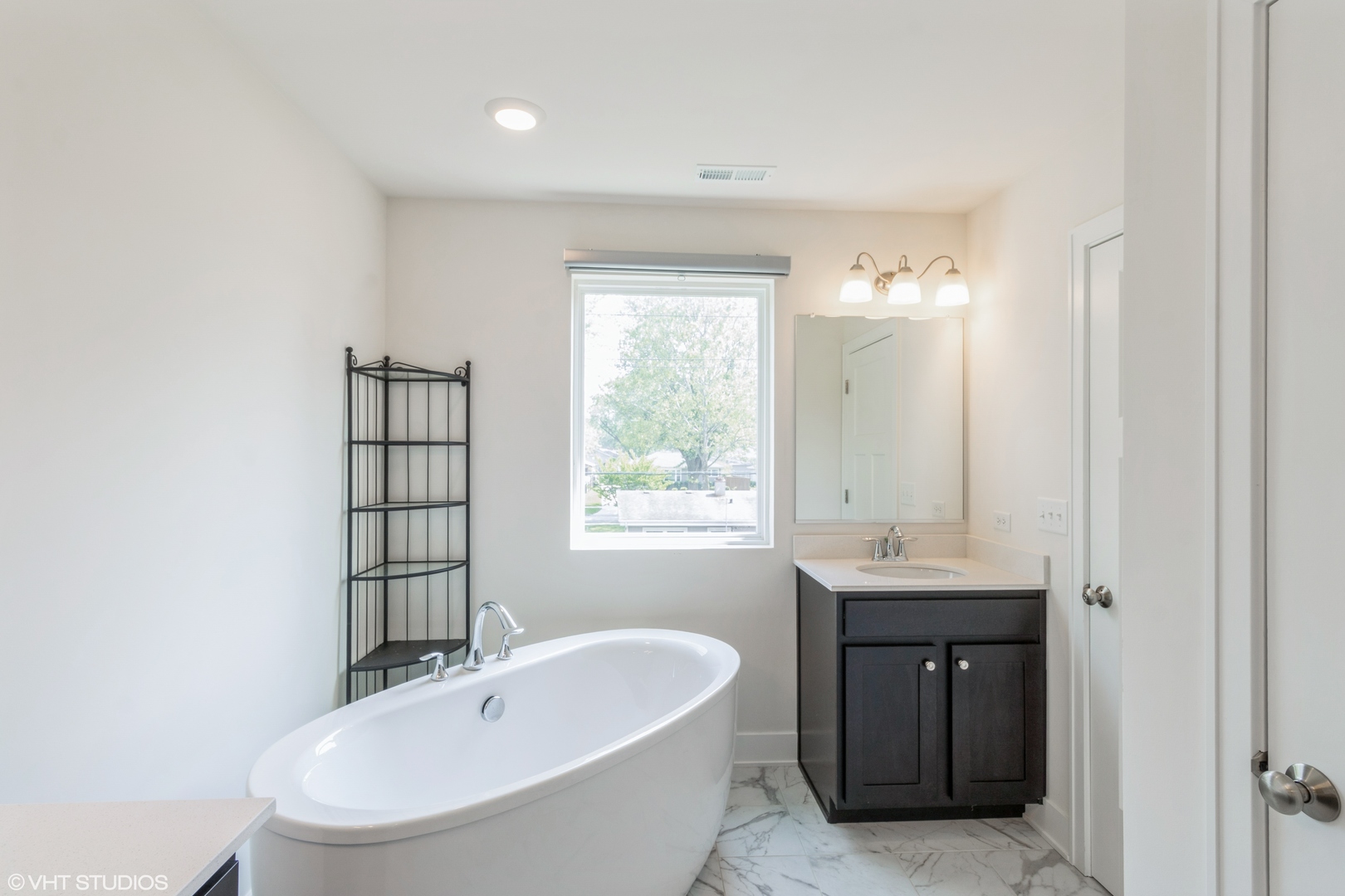 2543 Geranium Way Rolling Meadows, IL 60008 - Photo 8 of 11 Gallery Image 8