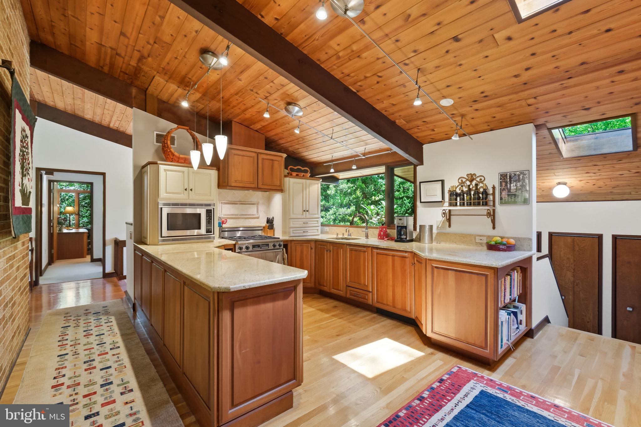 7908 Fenway Road Bethesda, MD 20817 - Photo 14 of 43 Gourmet Kitchen