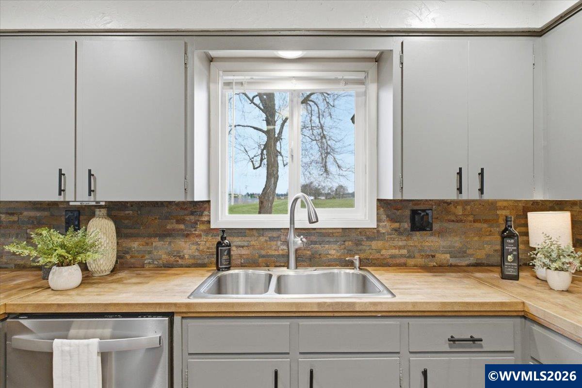 5171 Lardon Road Northeast Salem, OR 97305 - Photo 17 of 50 Gallery Image 17