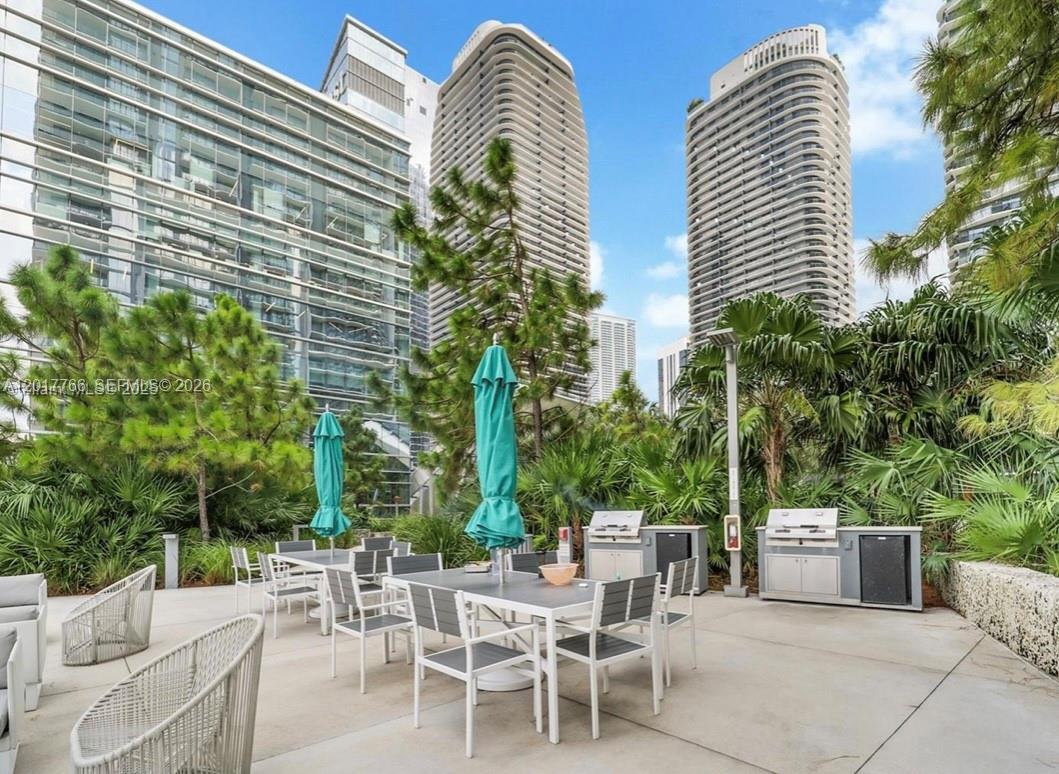 88 Southwest 7th Street, Unit PH4202 Miami, FL 33130 - Photo 67 of 88 BBQ/Grilling Deck