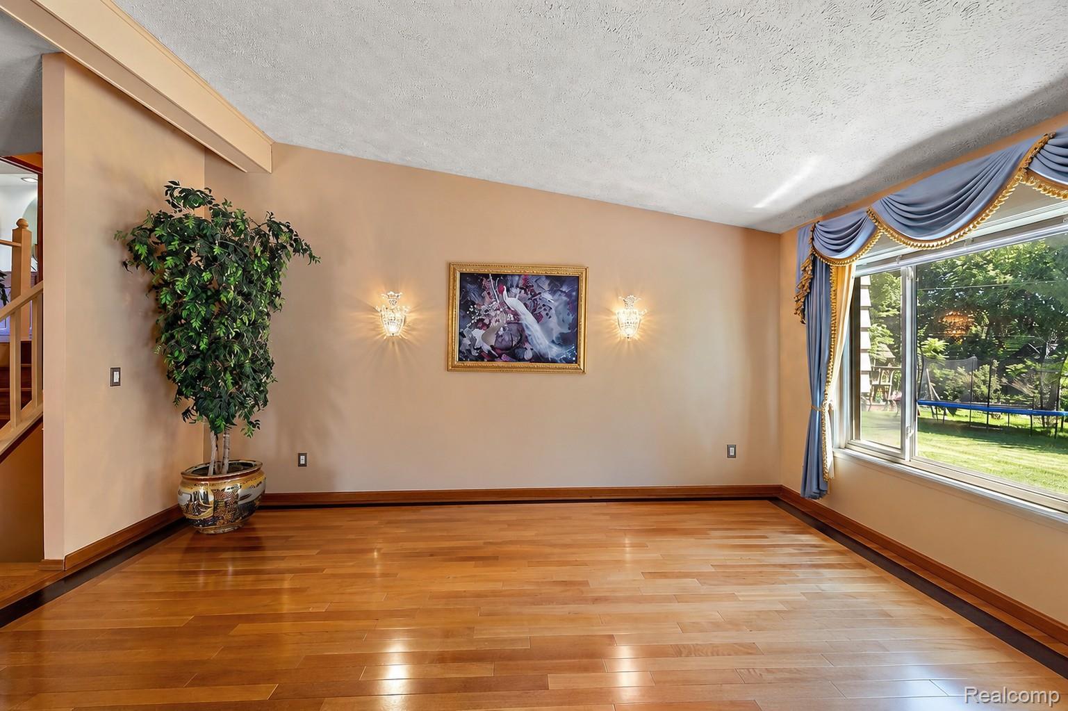 2981 Powderhorn Ridge Road Rochester, MI 48309 - Photo 5 of 24 ChatGPT Image Aug 4, 2026, 07_53_27 PM.jpeg