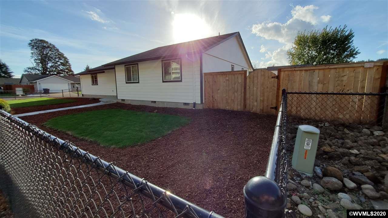 5358 Holly Loop Southeast Turner, OR 97392 - Photo 3 of 42