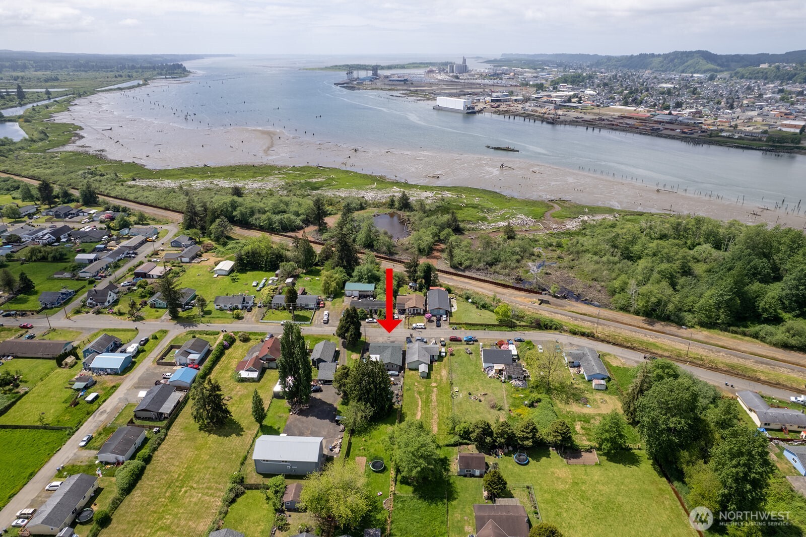 700 Harding Road Aberdeen, WA 98520 - Photo 18 of 21 an aerial view of multiple house