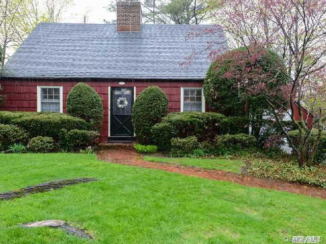 21 Lowell Road Port Washington, NY 11050 - Photo 1 of 1 Gallery Image 1