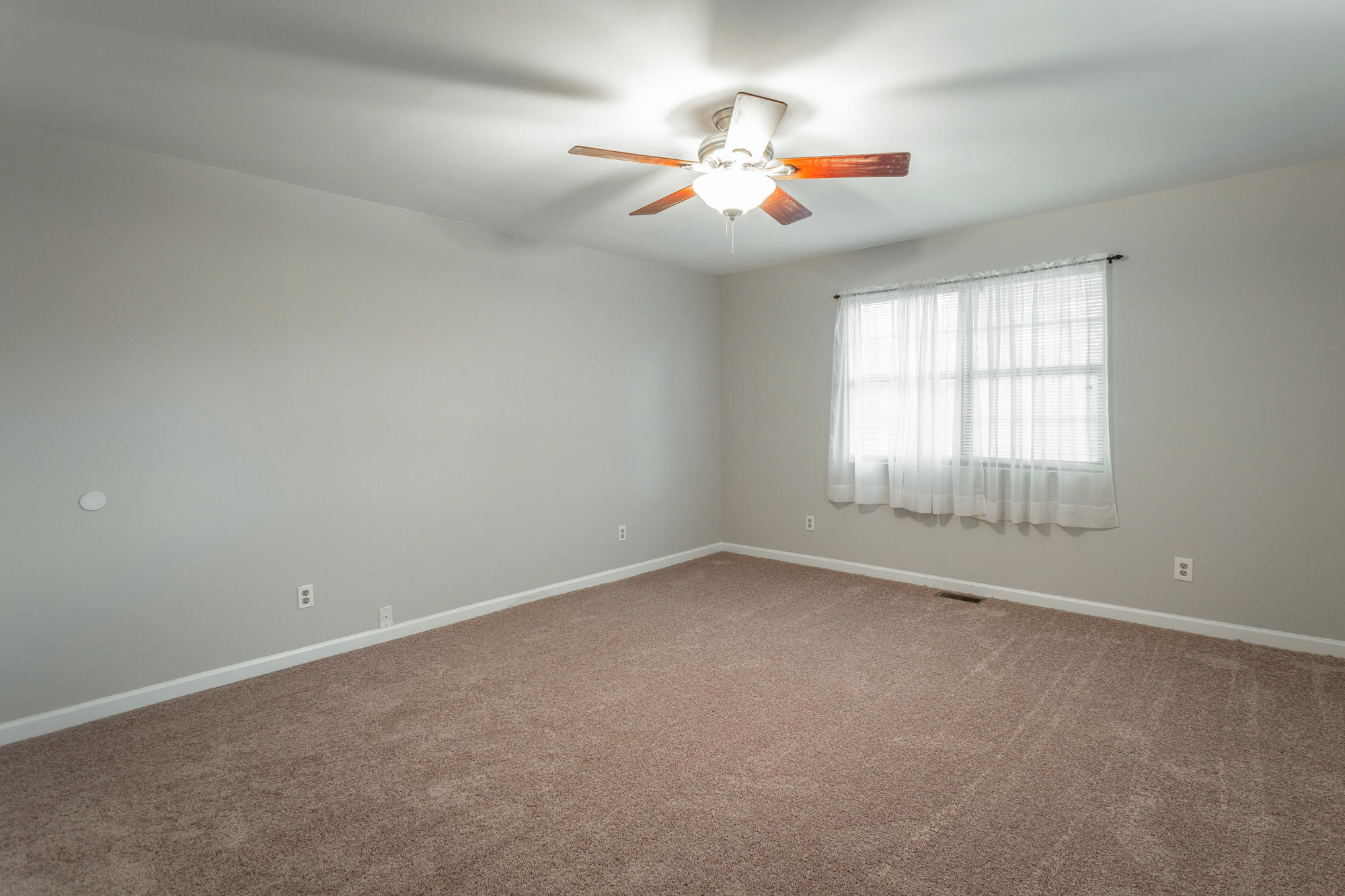 302 Hoover Road Ringgold, GA 30736 - Photo 16 of 39 Master Bedroom
