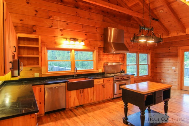 3042 A Parker Eller Road Lansing, NC 28643 - Photo 16 of 41