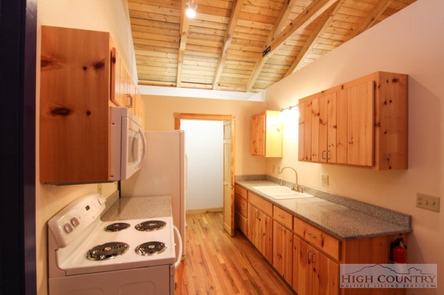 3042 A Parker Eller Road Lansing, NC 28643 - Photo 29 of 41