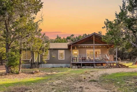 $575,000 | 802 Lonesome Trail, Driftwood, TX 78619